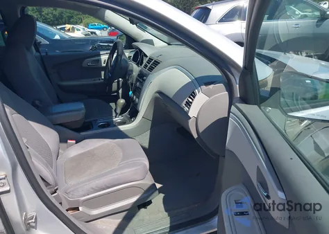 2010 Chevrolet Traverse Ls z USA, uszkodzony, nr VIN 1GNLREED3AS110355